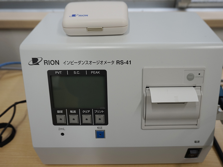 インピーダンスオージオメータ（鼓膜の動きの程度を調べるティンパノメトリー検査）